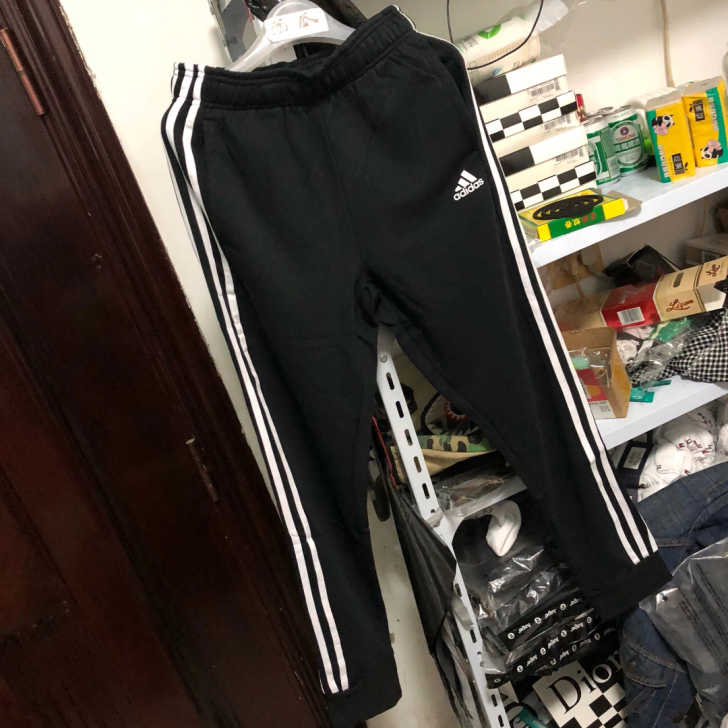 阿迪孤品M码一条转拍