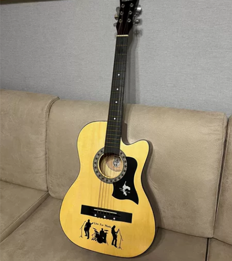 初学者民谣吉他、38寸,带单肩吉他包。 送...