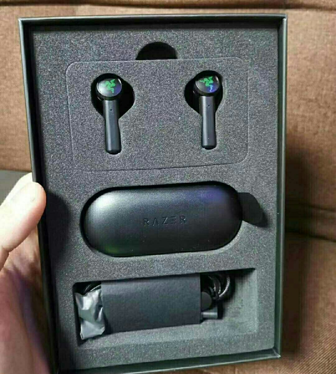 Razer雷蛇战锤狂鲨真无线蓝牙耳机 半入...