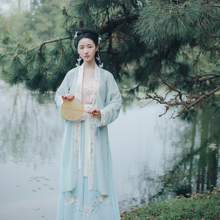 池夏 汉服，试穿一次就闲置了，无瑕疵