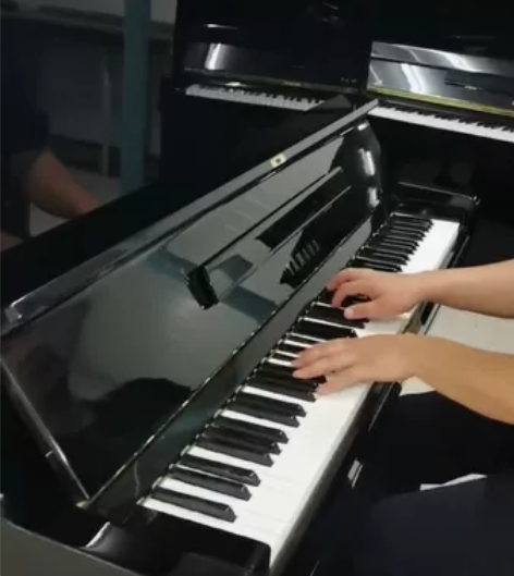 日本进口雅马哈钢琴，家用钢琴NO.U3，接...