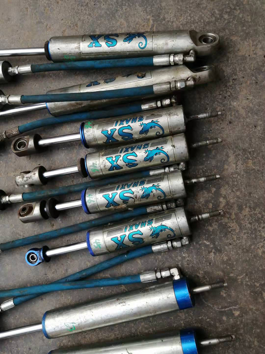 北汽BJ40 帕拉丁 沙蜥氮气避震器