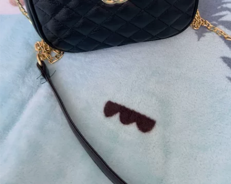 全新斜挎包 面料超软 感兴趣的话点“我想要...