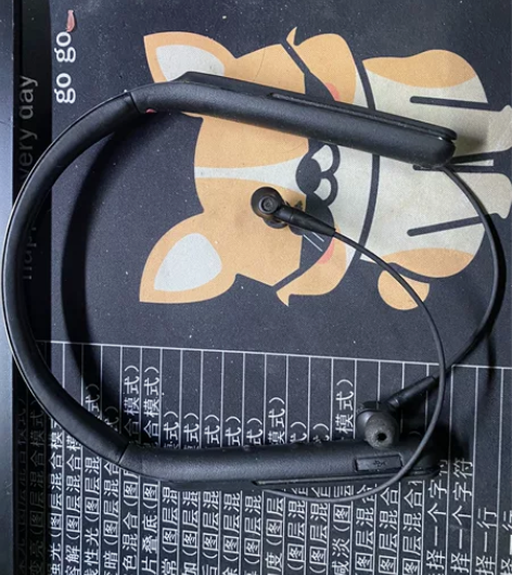 索尼wi1000x,成色如图功能正常,配件...
