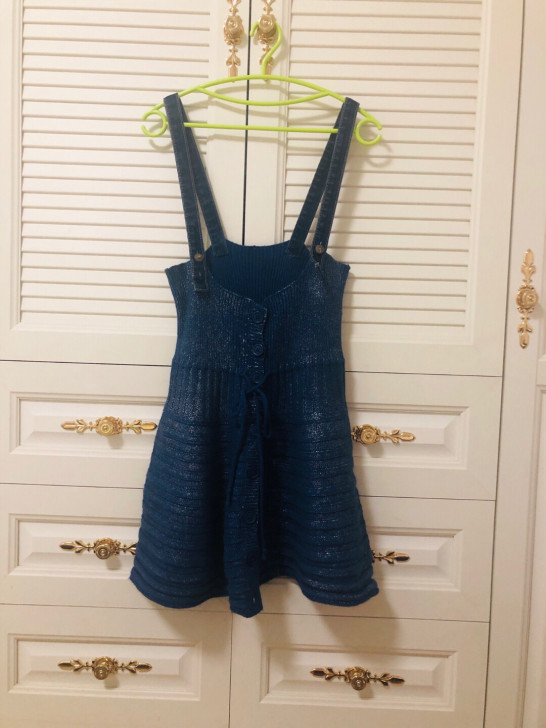 背带裙，里面配一个打底，很减龄，欧韩馆入