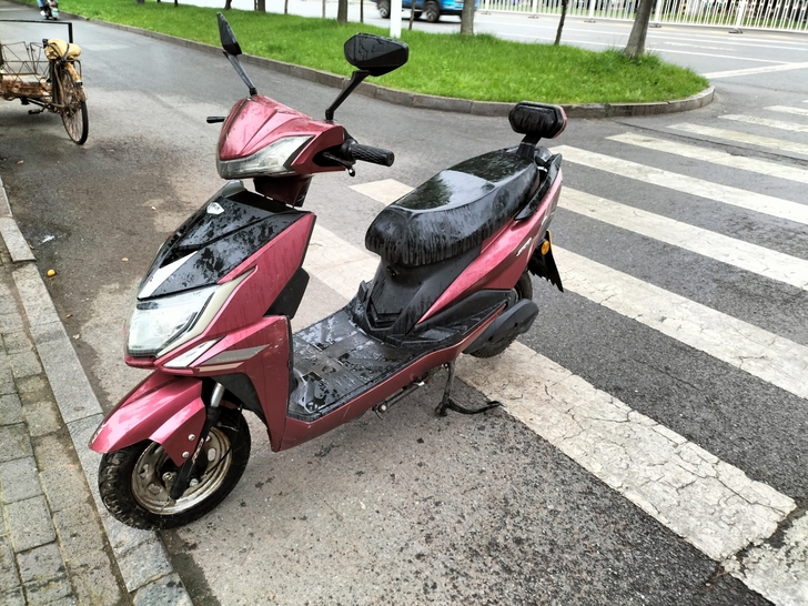 真爱电摩车，五个大电池，Led大灯，一键修...