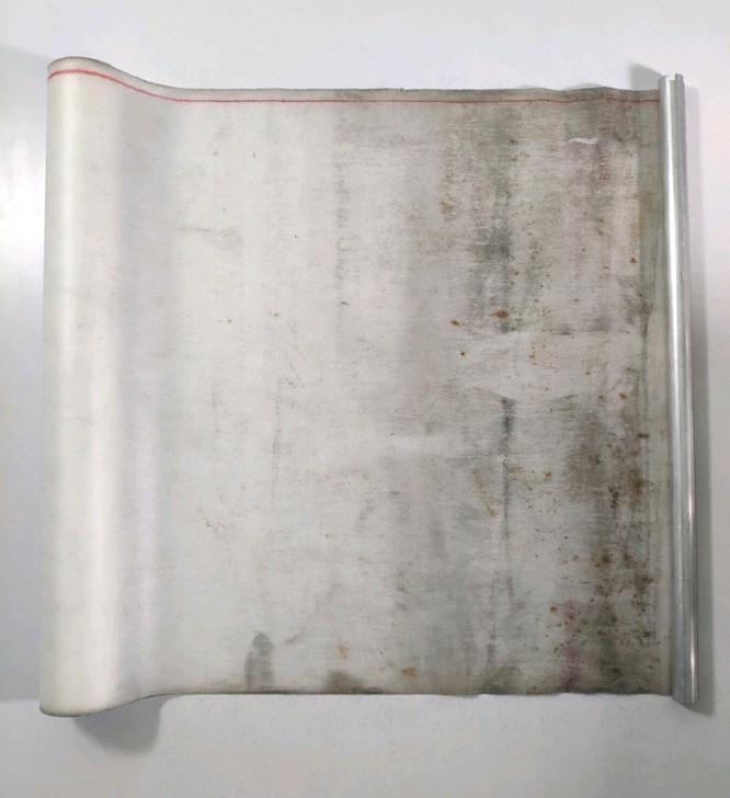 七八十年代纯棉老宣纸一轴,纸非常薄,自然黄...