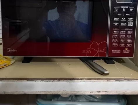 美的微波炉，正常使用，平时很少用，还很新，...