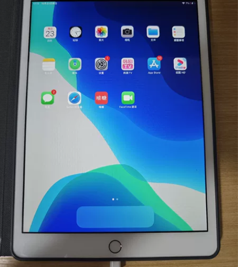 iPad 2020， 128GB ，充电次...