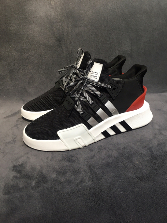 Adidas 休闲运动鞋男鞋正品42.5码...