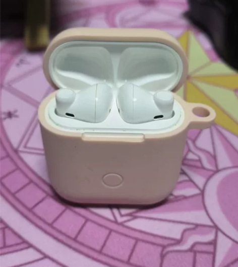 QCY T8s，成色如图，功能正常，换新耳...