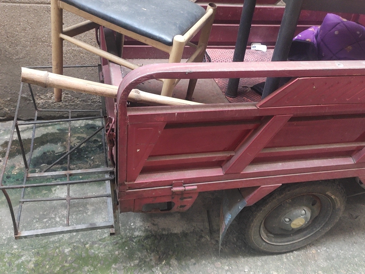 摆摊三轮车，还有个架子一起卖二千元