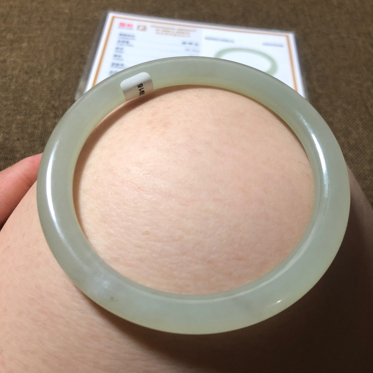 和田玉湖水清圆条手镯 61.8圈 佩戴高端...