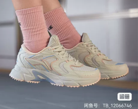 李宁跑步鞋，老爹鞋39码，几乎全新 感兴趣...