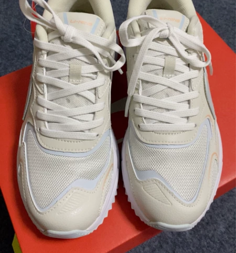 李宁女款跑步鞋37码全新 售出不退不换