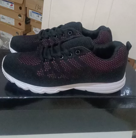 李宁鞋底37码拼接鞋+飞织网面，品牌的鞋底...