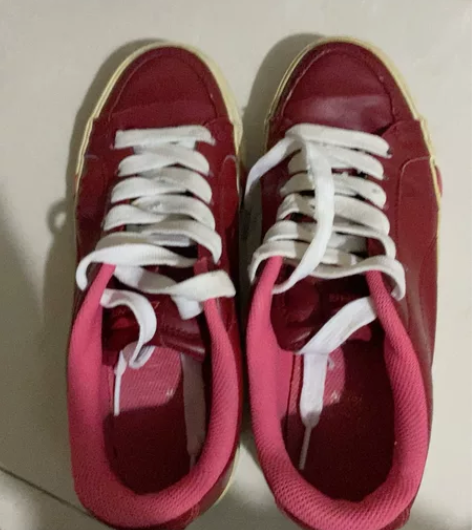 李宁红板鞋 感兴趣的话点“我想要”和我私聊...