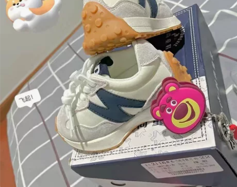 小蛮腰真皮童鞋  加绒 三分之一出弯折 鞋...