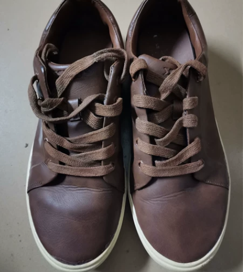 40码特步男式运动鞋 8，9成新，正常使用...