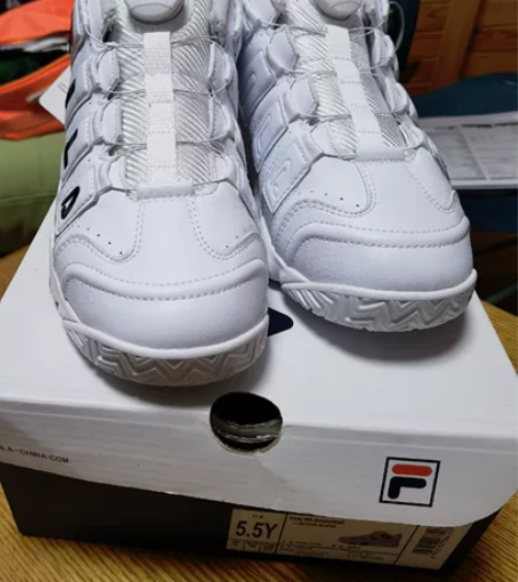 斐乐儿童经典篮球鞋 白色 全新 US5.5...