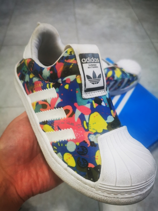 三叶草阿迪达斯贝壳运动鞋，官网购买的正品1...