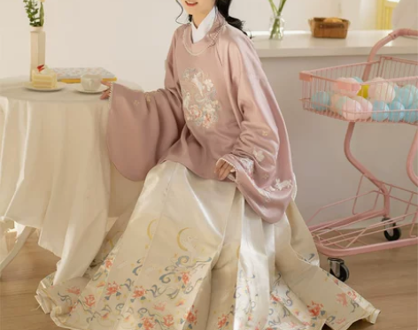 云藏月绣拾月原创明制汉服女款圆领短袄马面裙...