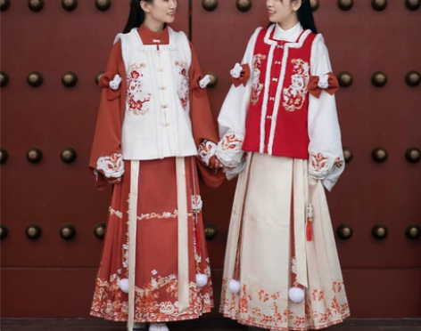 汉服暗袖盈香原创[福兔贺年]刺绣马面裙新年拜