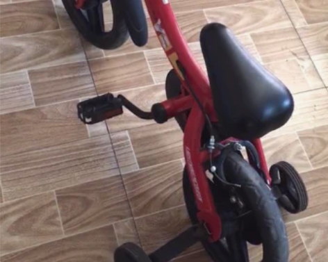 12寸自行车，九成新，50，邮费自理，大兴...