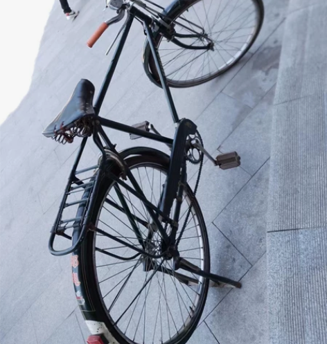 有一辆六七十年代，天津飞鸽邮电自行车，砖 ...