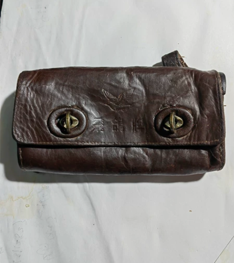 飞鸽自行车50年代产全头层牛皮尾包。虽有使...