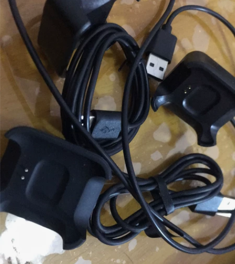 红米智能手表充电线新旧程度 一个手表自带 ...