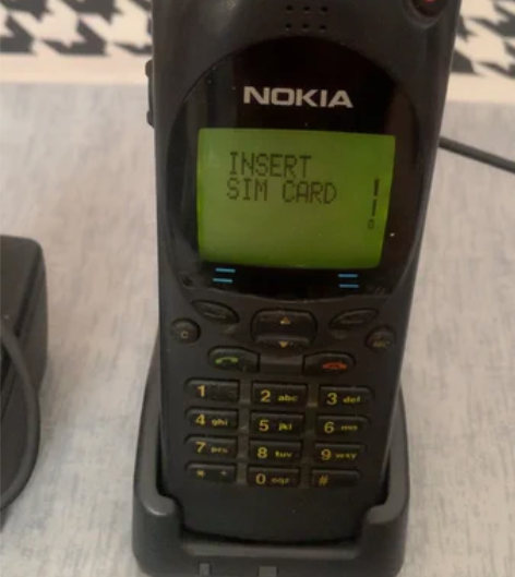 诺基亚型号NHE-4NX手机，图片实物拍照...