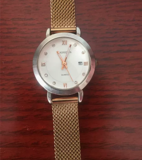 卡诗顿品牌女生百搭款手表一只，玫瑰金，六七...