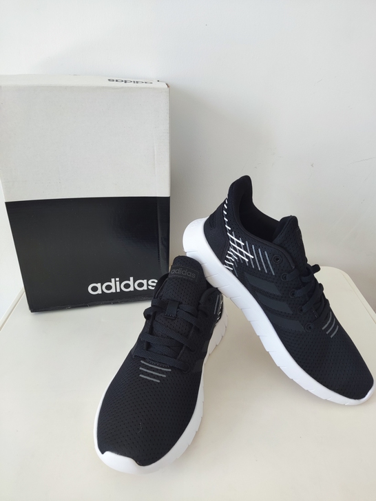 全新阿迪达斯adidas 女子运动鞋跑步鞋...