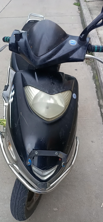 豪爵摩托车125cc,没有手续,没上牌,处...