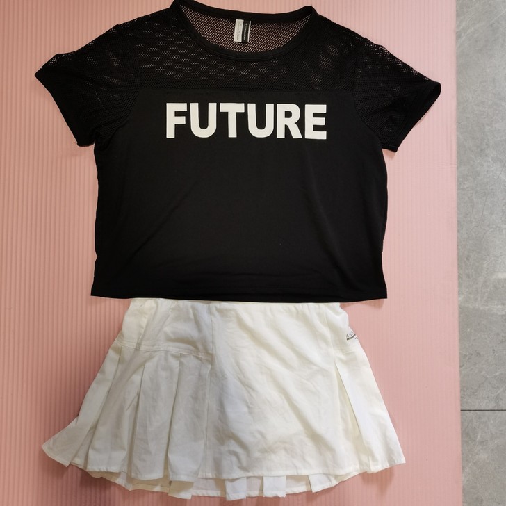 上衣是太平鸟旗下子品牌，没有吊牌了35包邮...