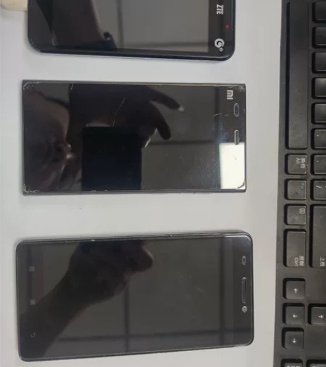 三个手机功能都正常，小米和联想的都有手机屏...