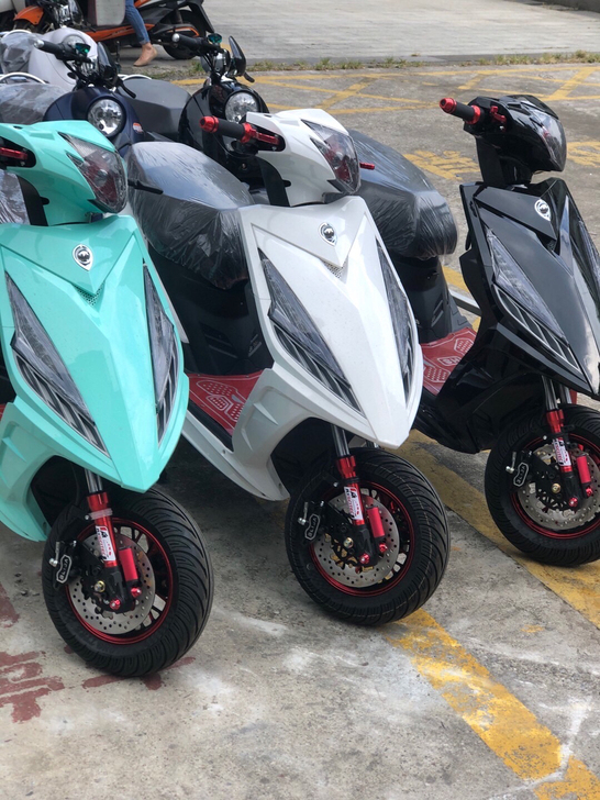 QQ靓车体验馆承诺每周推出一款特价车，保证...