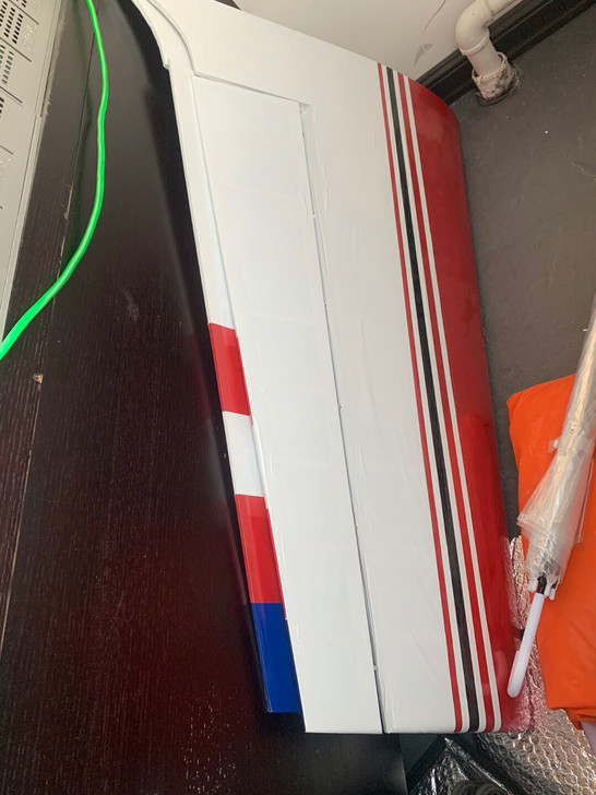 雅克54。翼展2.2米 座仓罩有破损，没有...