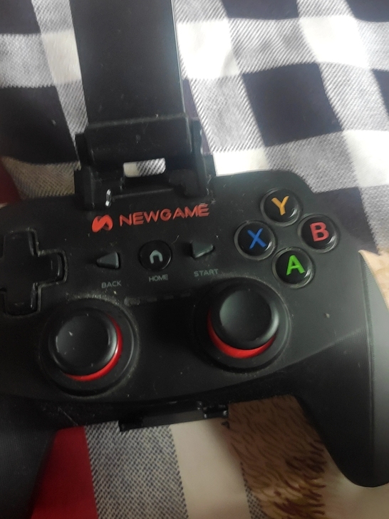 新游游戏手柄，能连蓝牙