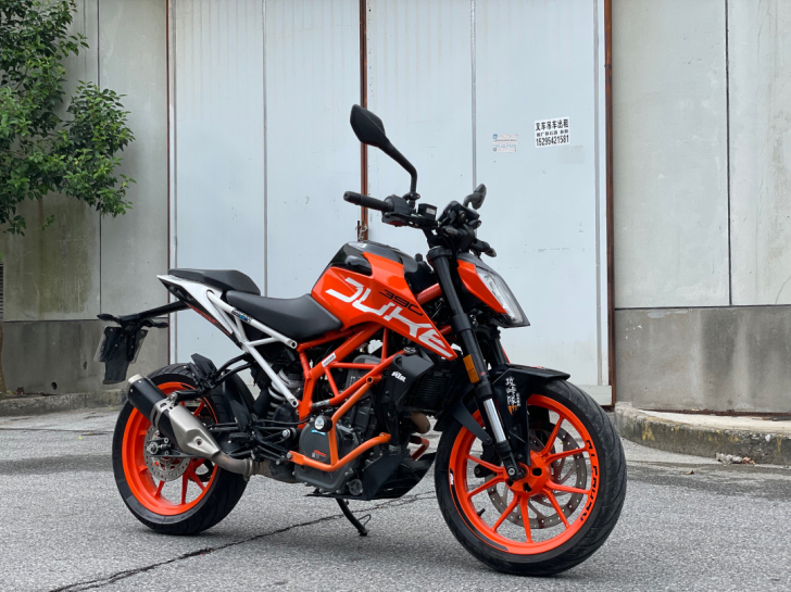 20年duke390 一万公里不到 年检保...