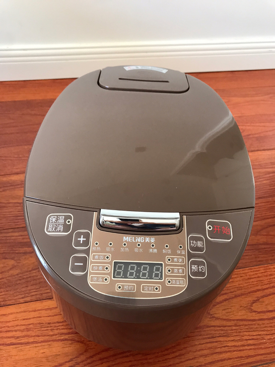 全新美菱正品电饭煲，原价189，亏本价69...
