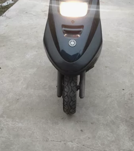 99年雅马哈125凌鹰踏板摩托车，电打脚踹...