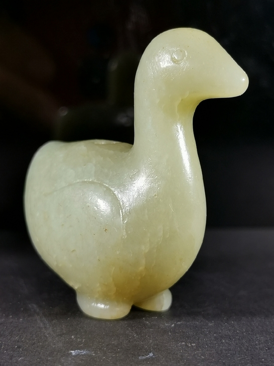 一件玉件，沁色漂亮自然，雕工精湛，细图如下