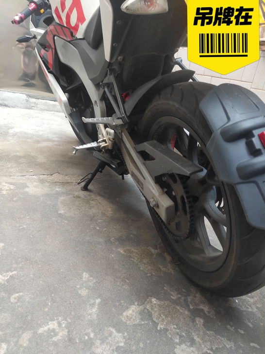 19年阿普利亚150，成色新，本人亲测快乐...