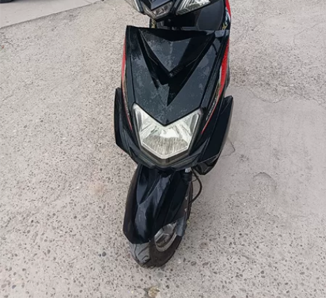 立雅踏板摩托车！手续齐全！21年10月！一...