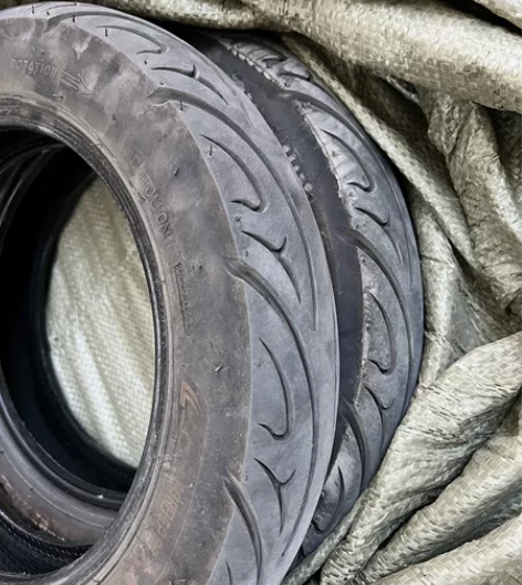 3.0-10朝阳大力神轮胎 雅迪M5换下来...