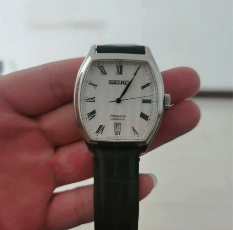 精工的手表 官网买的  手表功能无损嘟正常...