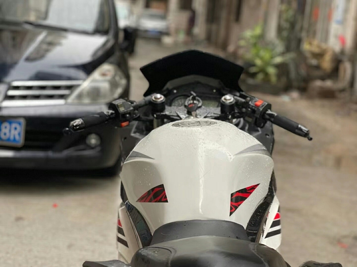 回家了便宜卖一台GT小忍者跑车