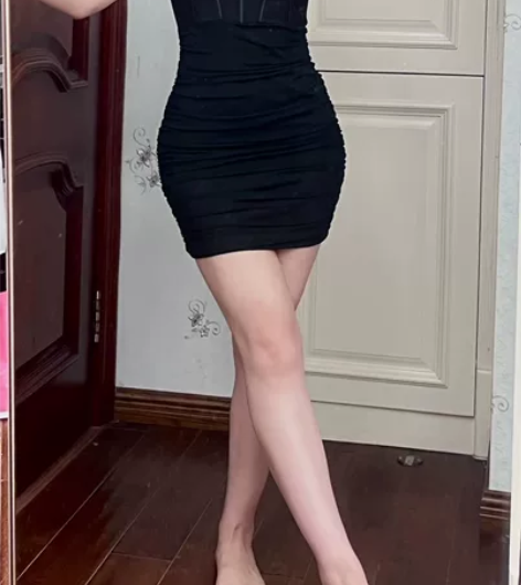 吊带鱼骨束腰网纱显瘦包臀裙女 感兴趣的话点...
